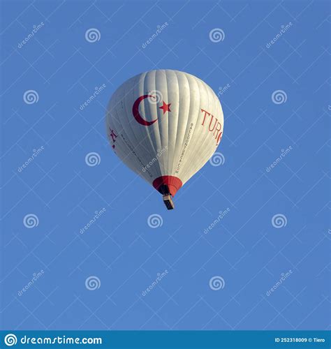 Hot Air Balloon With Turkey Flag Flies In The Blue Sky Editorial Stock Image Image Of Travel