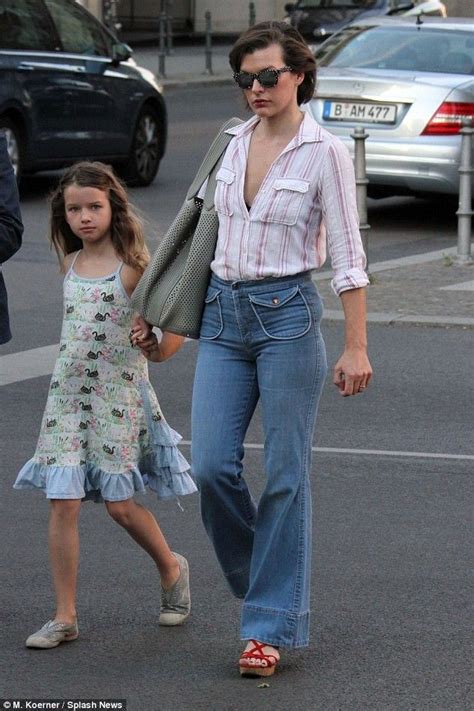 Milla Jovovich With Her Daughter Ever Gabo In 2022 Fashion Style Milla Jovovich