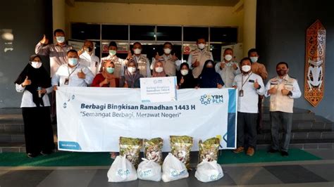 Sambut Ramadan Dan Idul Fitri YBM PLN Kalbar Salurkan Bantuan Paket