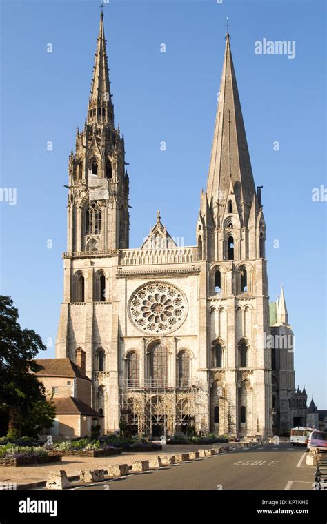 Catedral medieval de chartres fotografías e imágenes de alta resolución