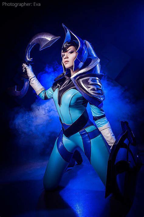 Luna Cosplay Dota 2