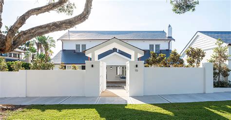 Bay House In Sydney By Porebski Architects