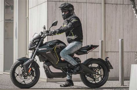 Motor Listrik Voge ER 10 Meluncur Pede Bergala Ala Naked Bike Motorplus