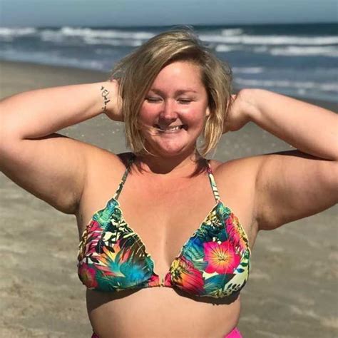 Hot Sexy Mama Natural Bikini Pics