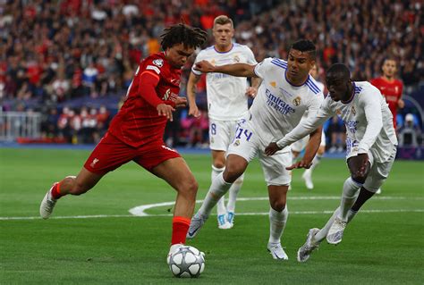 Champions League final kicks off after 35-minute delay | Reuters