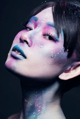 Galaxy Makeup Look: 21 Cool Galaxy Eye Makeup Ideas - LadyLife