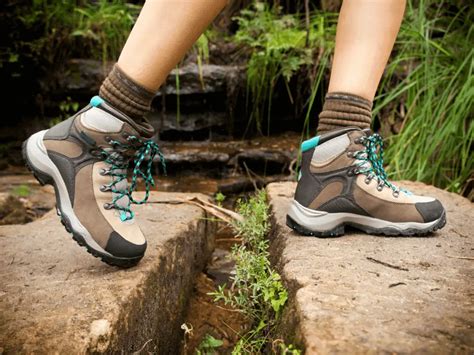 How Should Hiking Boots Fit Correctly • Roaming Spices