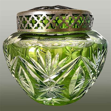 Vase Art Nouveau en Cristal Taillé du Val Saint Lambert Année 1900