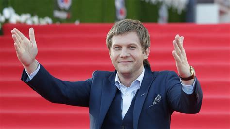 Борис Корчевников после операции на голове начал заикаться и странно ...