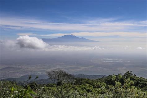 Our Remarkable Mount Meru Images | Viva Africa Tours