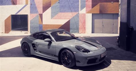 These Are Our Favorite Features Of The 2023 Porsche 718 Cayman