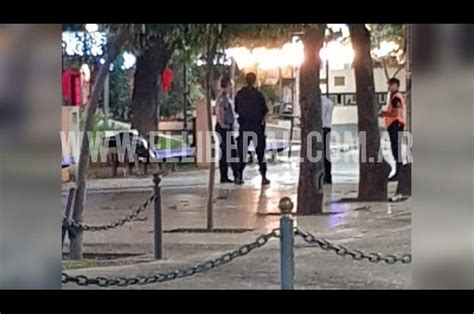 Un Hombre De 50 Años Se Descompensó Y Murió En La Plaza Libertad Trascendió Que Era Oriundo De