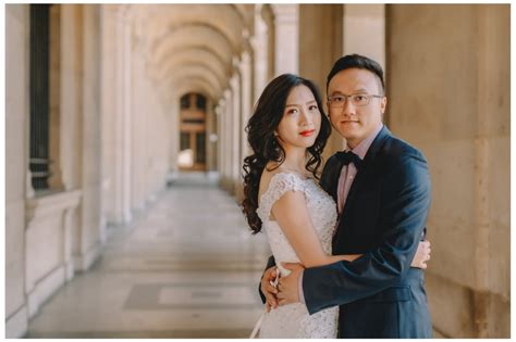 Paris Autumn Wedding Photoshoot At Bir Hakeim Alexandra III Bridge