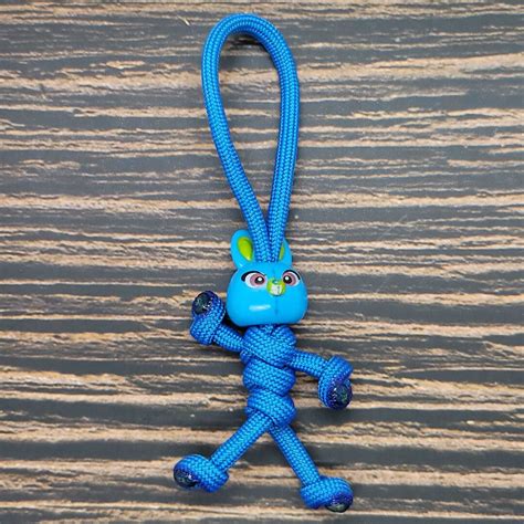 Paracord Bunny Keychain Paracord Buddy Insanely Paracord Paracord Pal