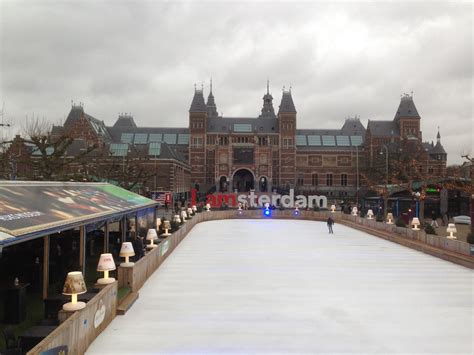 Piste Di Pattinaggio A Amsterdam Penna E Valigia