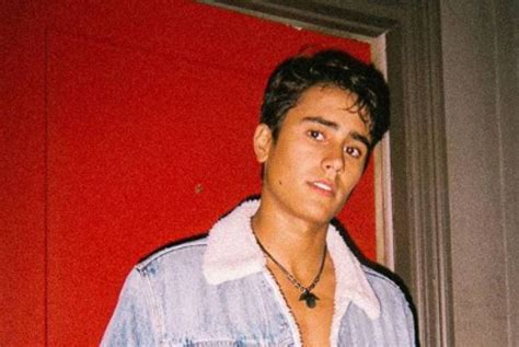 Ator De Love Victor Conta Que Se Inspirou No Primo Para Viver Personagem Gay MH Que Isso