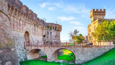 Colle Val D Elsa Perla Nascosta Di Storia E Natura Tra Firenze E Siena