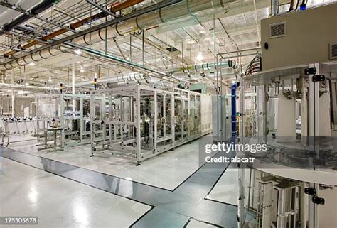 Solar Cell Manufacturing Photos and Premium High Res Pictures - Getty ...