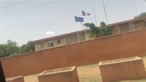 Niger La France Ferme Son Ambassade Jusqu Nouvel Ordre