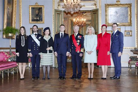 Emmanuel Et Brigitte Macron Accueillis Par Le Roi Carl XVI Gustaf Et La