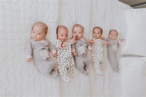 Same Sex Couple In The Usa Have Quintuplets