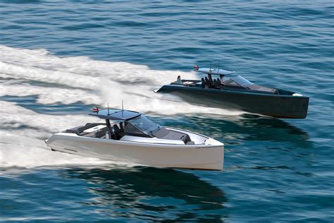 Electric yacht: Redefining maritime travel with electric boat engineering