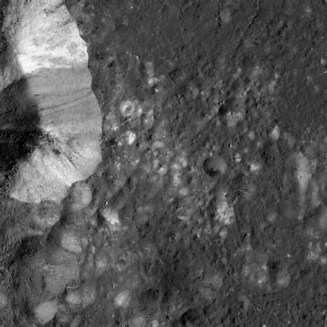 NASA опубликовало детализированные фотографии южного полюса Луны ...