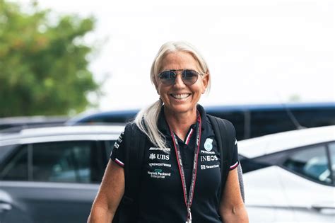 Lewis Hamilton trifft sich mit Angela Cullen vor dem Ferrari Debüt