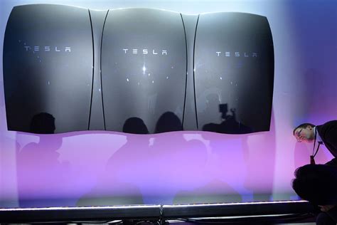 Tesla wants to power your home with a battery