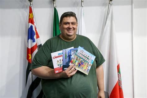 Câmara de Taboão da Serra promove palestra e lança livros sobre o