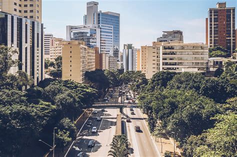 Avenida De Julho Hist Ria E Lazer Em Uma Via Que Mostra Os