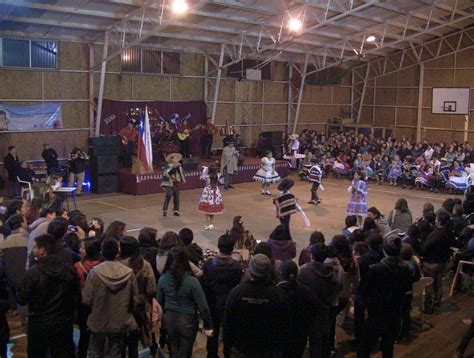 M S De Parejas Compitieron En El Comunal De Cueca Escolar De Frutillar