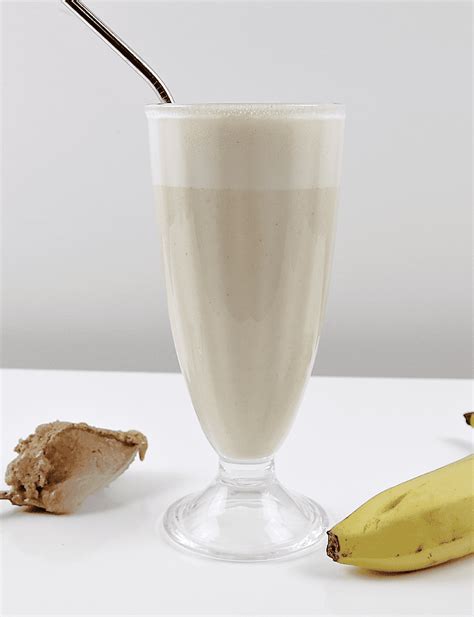 Peanut Butter Banana Milkshake Yummieliciouz