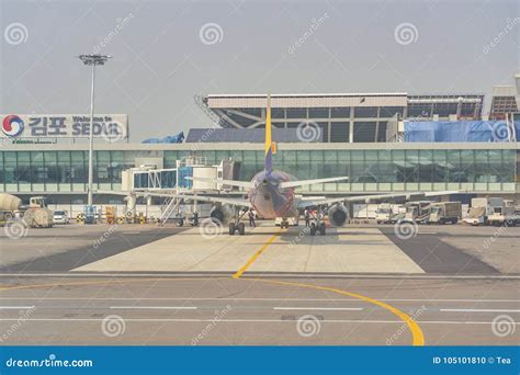 Gimpo Airport editorial image. Image of gimpo, aircraft - 105101810