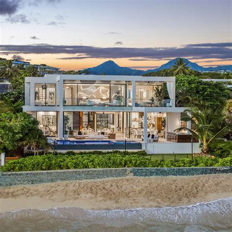 Honolulu Spec House With 75 Feet of Beach Frontage Asks $26.995 Million - WSJ