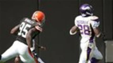 Our 10 Most Viewed Adrian Peterson Highlights