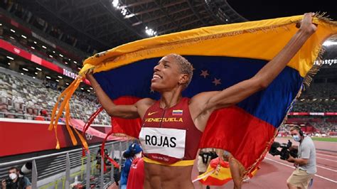 Yulimar Rojas rompe récord mundial en salto triple