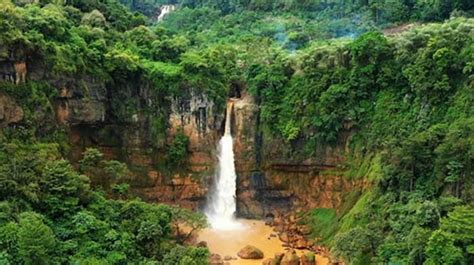 Keindahan Tersembunyi Di Curug Cimarinjung Sukabumi Eksplorasi Alam