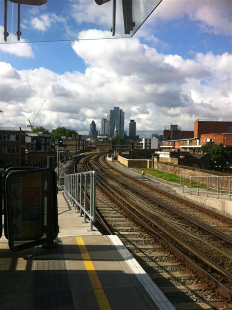 Hoxton Overground Station 15 Photos Public Transportation