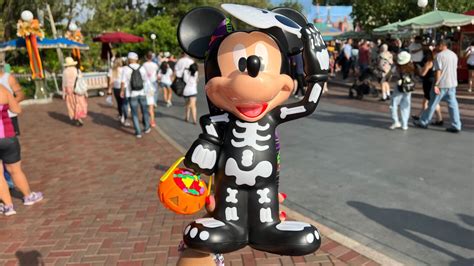 New Mickey Mouse Skeleton Popcorn Bucket Arrives at Disneyland Park for ...