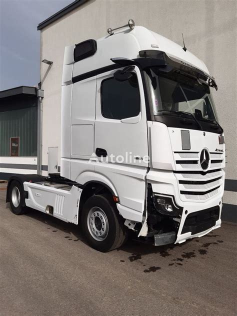 Buy Damaged Mercedes Benz Actros 1851LS Giga Truck Tractor Austria