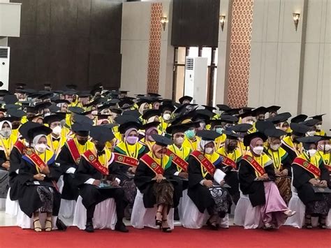 137 MAHASISWA FKIP UNIVET IKUTI PROSESI WISUDA SECARA LURING Fakultas