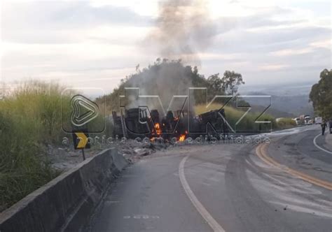 TV KZ Carreta Tanque Tomba Pega Fogo E Interdita A BR 262 Na Serra