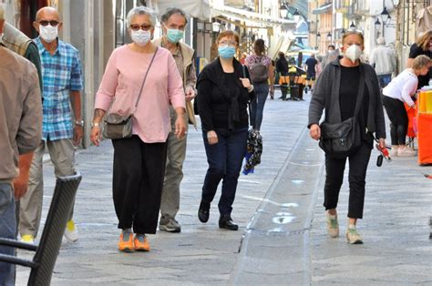 Covid Baristi Senza Mascherina Ad Aosta Due Multe Da 400 Euro