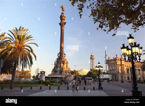 Barcelona Las Ramblas La Rambla La Plaza Del Portal De La Pau Colon