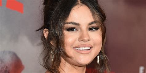 Selena Gomez Deactivates Tiktok Announces Social Media Break Following