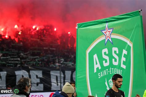 Dalloglio Quattendre De Plus Du Chaudron Ce Stade Est Magique