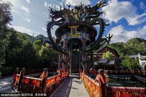 白瀑寺 魔幻仙境的寺庙景致