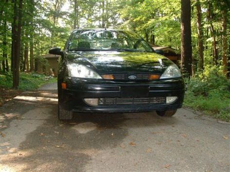 Find Used 2003 Ford Focus Zts Sedan 4 Door 2 3l In Howell Michigan United States