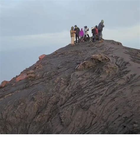 Puluhan Wna Nekat Mendaki Gunung Kerinci Saat Pendakian Ditutup